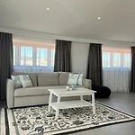 Apartment Luxury Azalea *