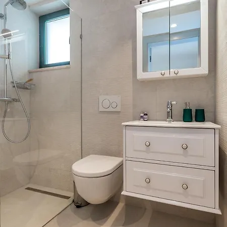 Luxury Azalea Appartement