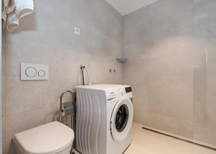 Luxury Azalea 프리모스턴