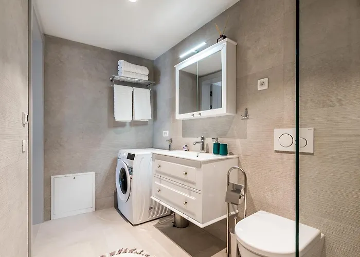 Luxury Azalea 프리모스턴